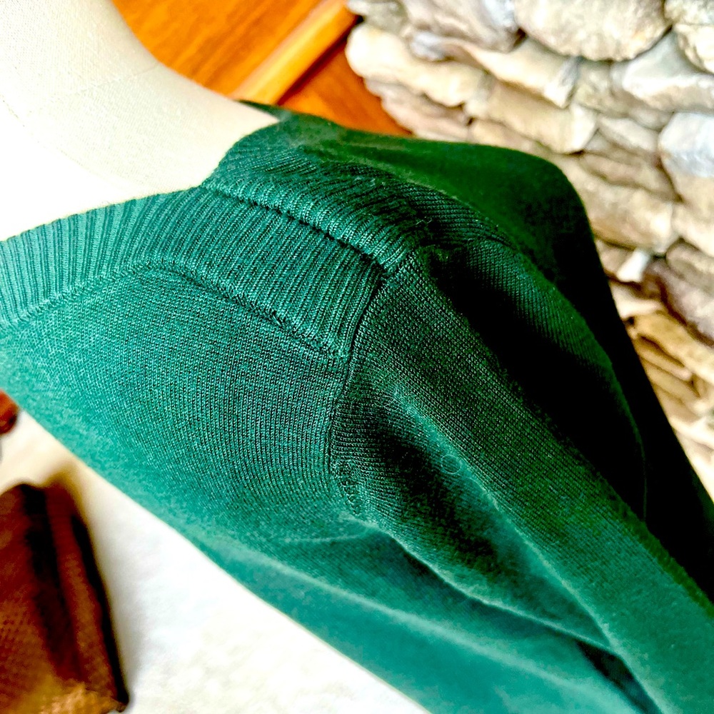 Next to New! HUNTER/FOREST GREEN 3/4 SLEEVE m, LONG LINE SWEATER SIZE MEDIUM/LRG